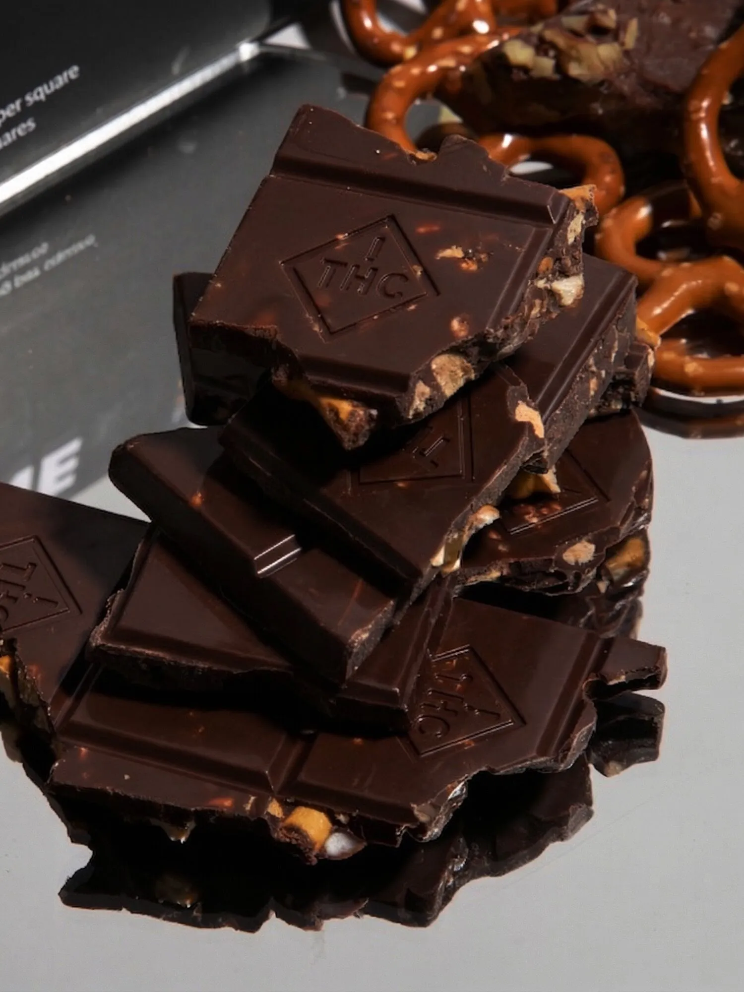 offline-thc-chocolate-bar-pretzel-toffee-macro-detail