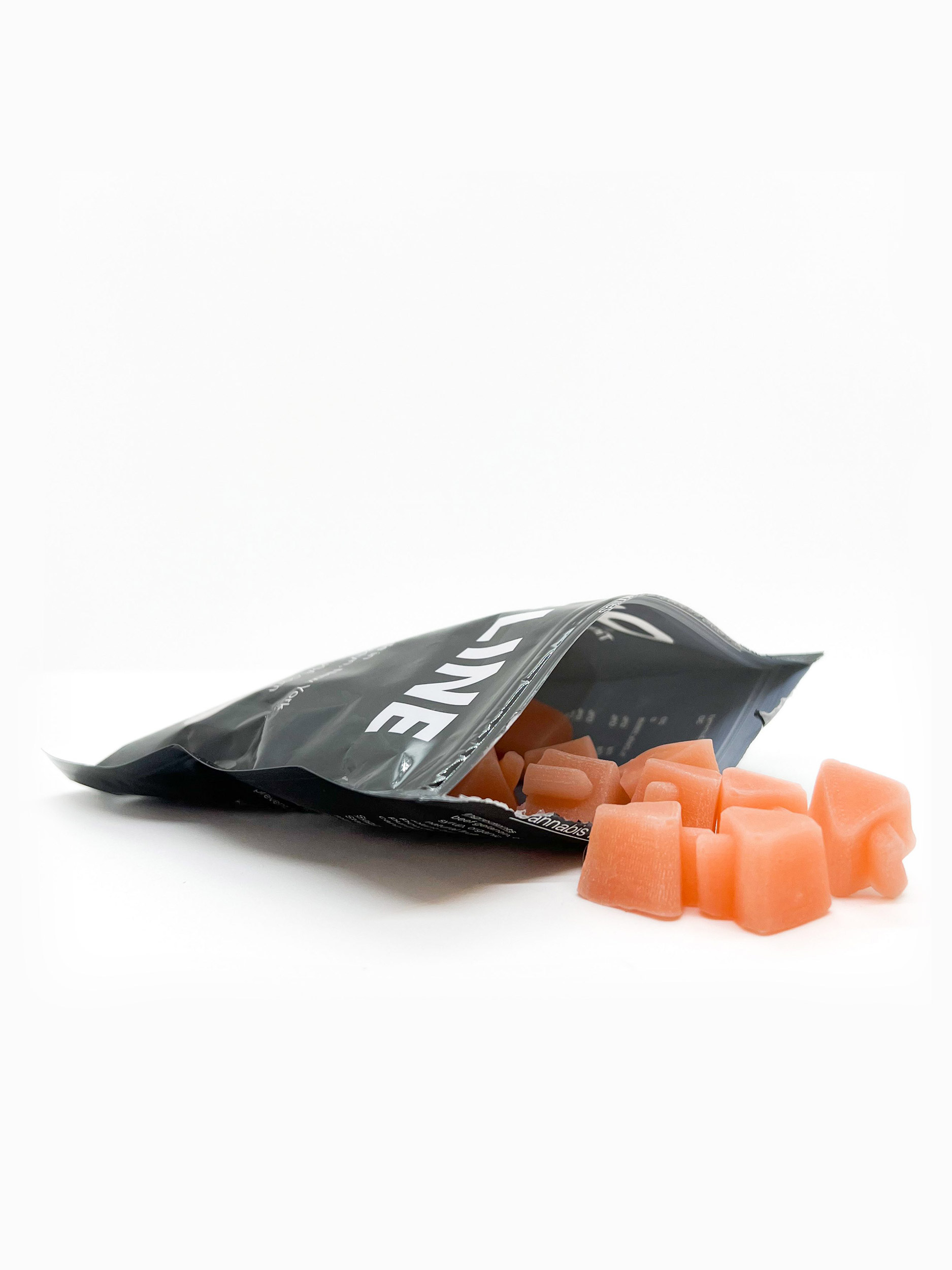 Offline 2.5mg gummies - Orange, open bag